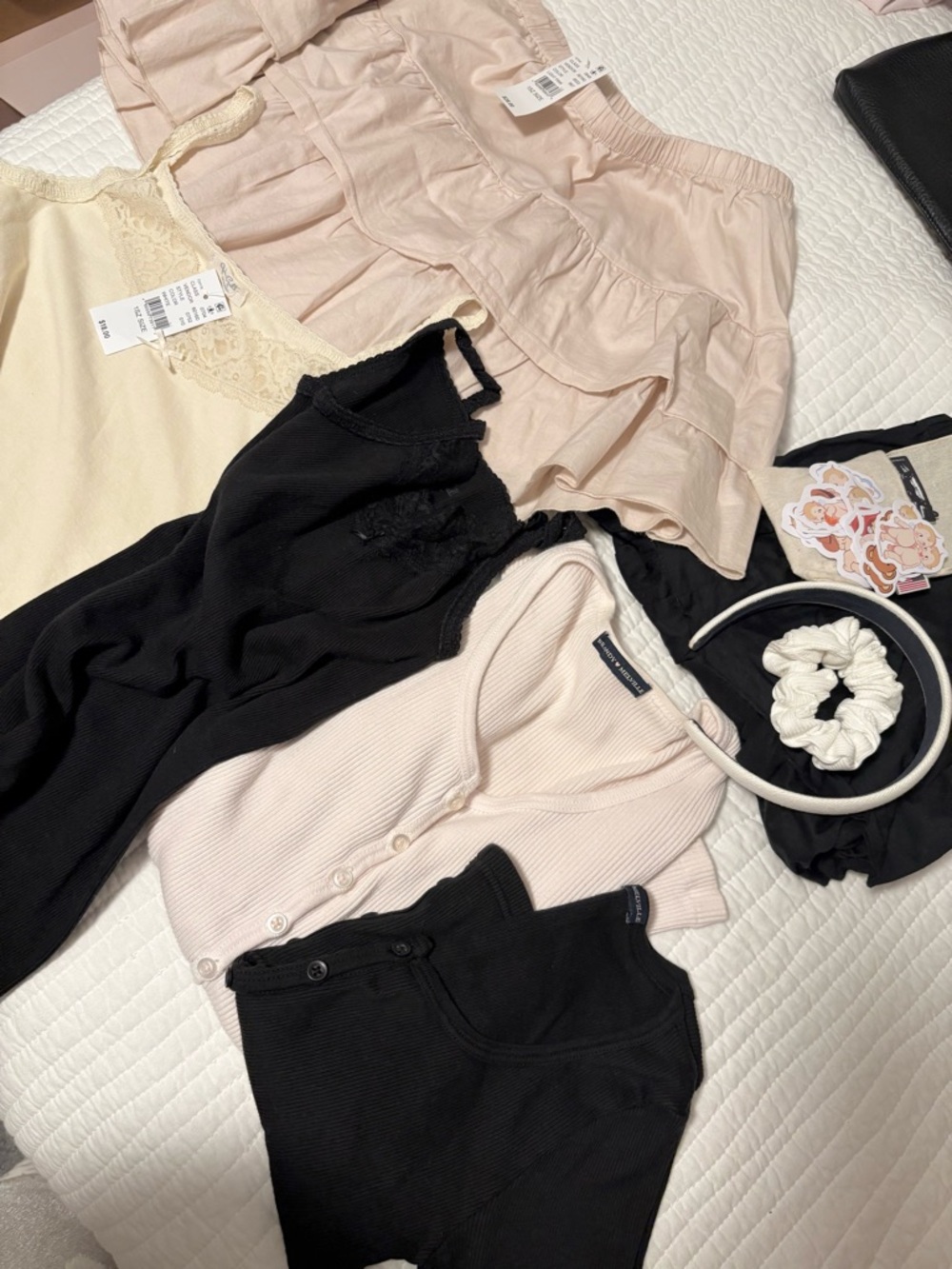 brandy bundle 🧸🎀✨ - Picture 3 of 3